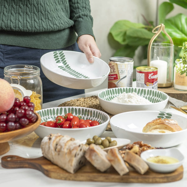Dishing Over Dinnerware: Hot Trends for Tables in 2024
