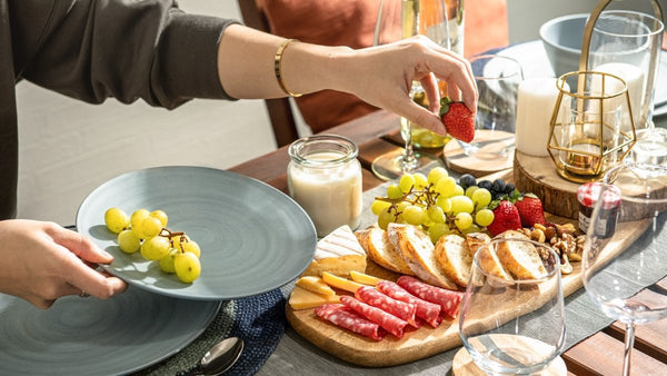 Sprucing Up Solid Color Dinnerware Sets: How To Add Color and Design to Your Boring Dishes