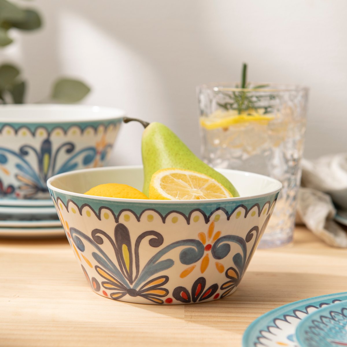12 pc Outdoor dinnerware set - Medallion - bzyoo