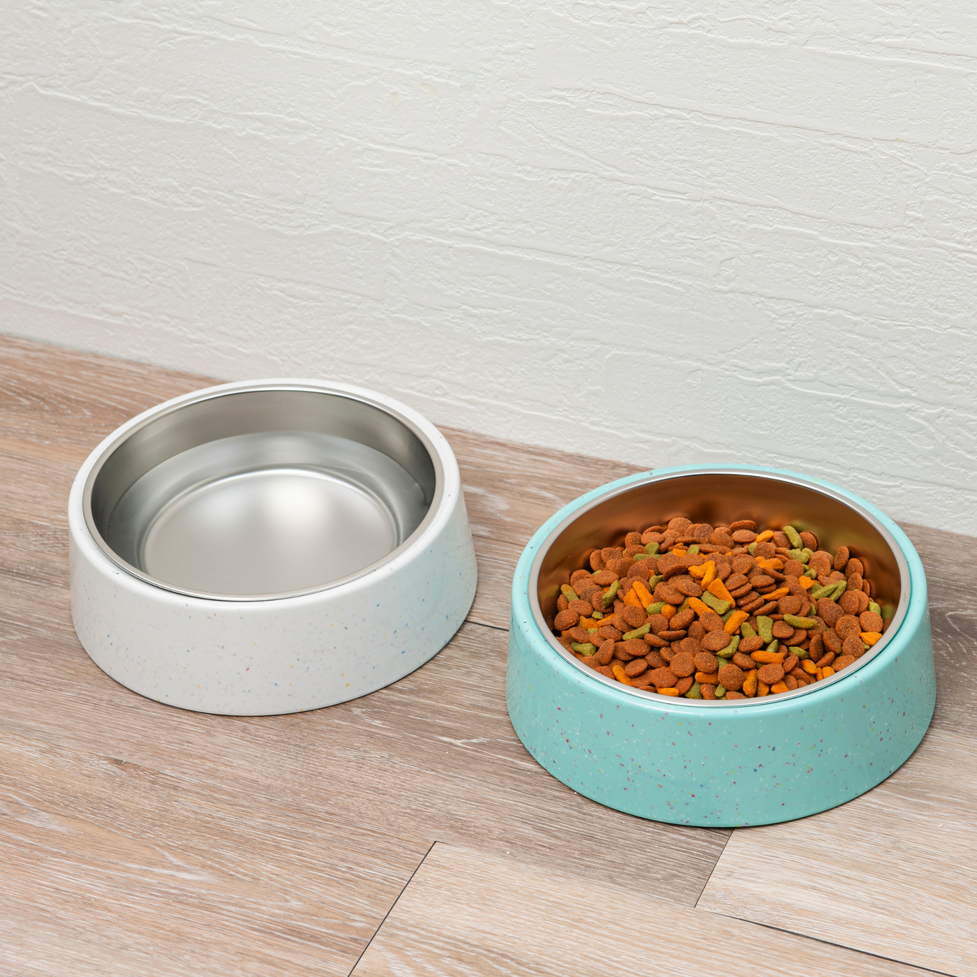 Bzyoo 16oz Tilted Dog Bowl for Small Dogs & Cats - Green