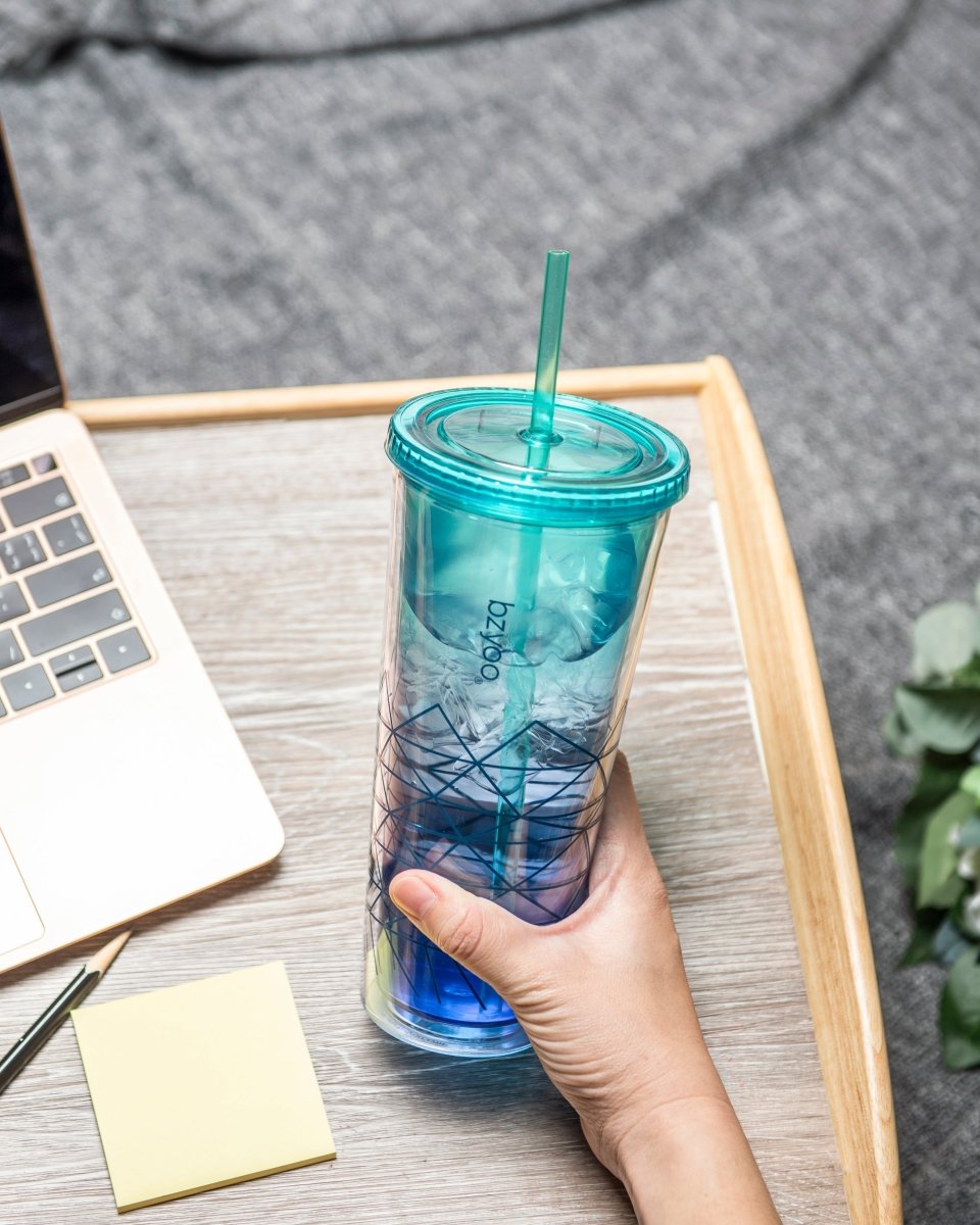 https://www.bzyoo.com/cdn/shop/products/24oz-double-wall-plastic-straw-tumbler-w-lid-271065_1400x.jpg?v=1646751502