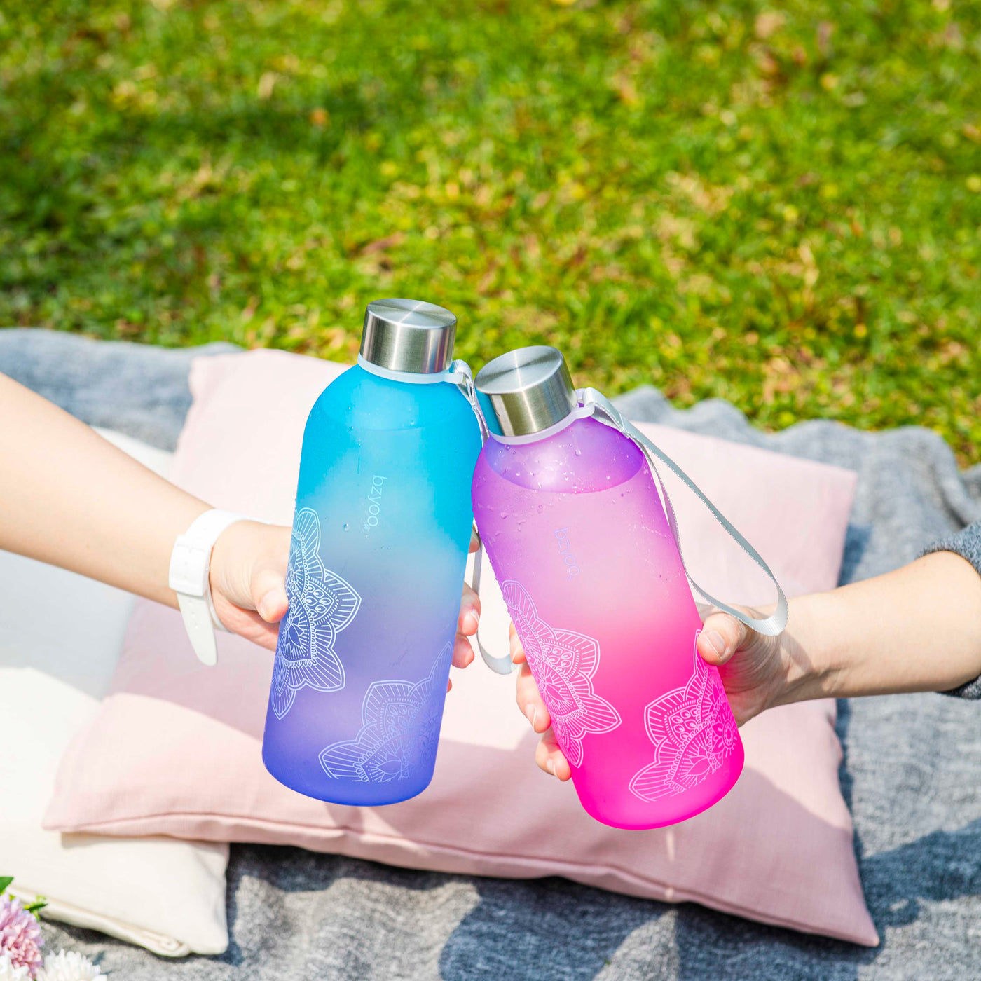 32oz La La Mandala Time Marker Tritan Water Bottle w/ Carrying Strap - Ombre Pink